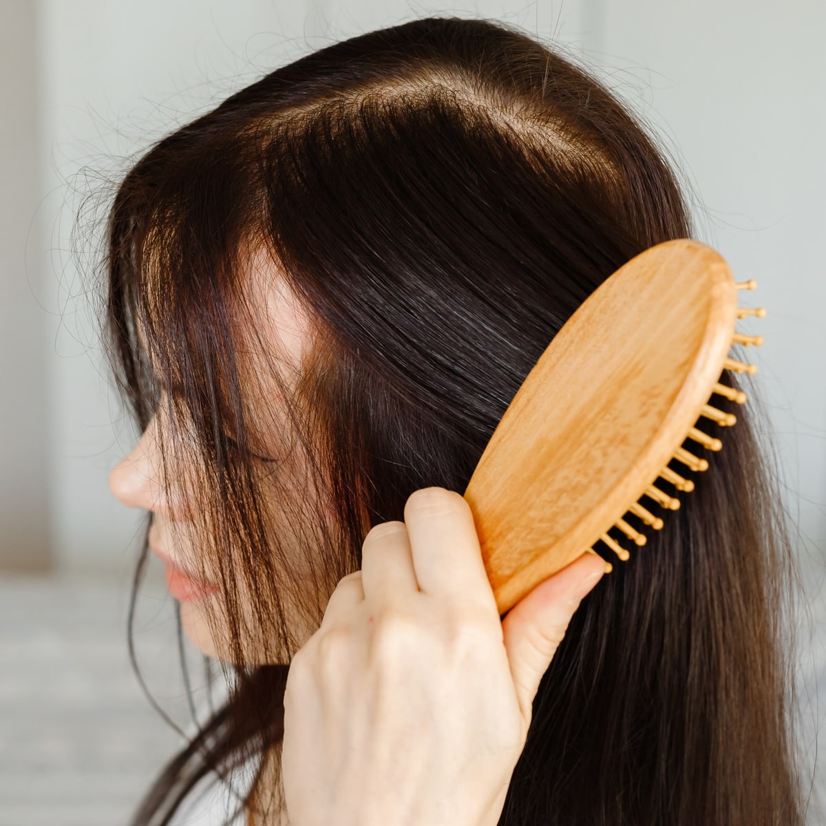 Wie kann ich Haarverlust stoppen? Hilfreiche Tipps gegen Haarausfall