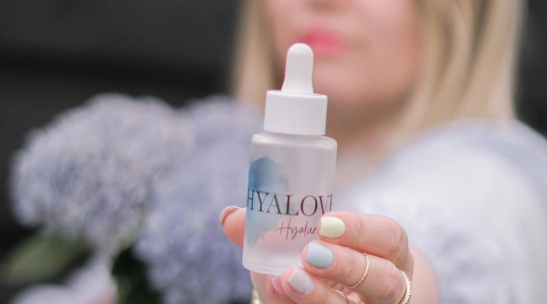 Erfahrung mit Hyalove: Mehr Glow, Feuchtigkeit, Elastizität und Reinheit