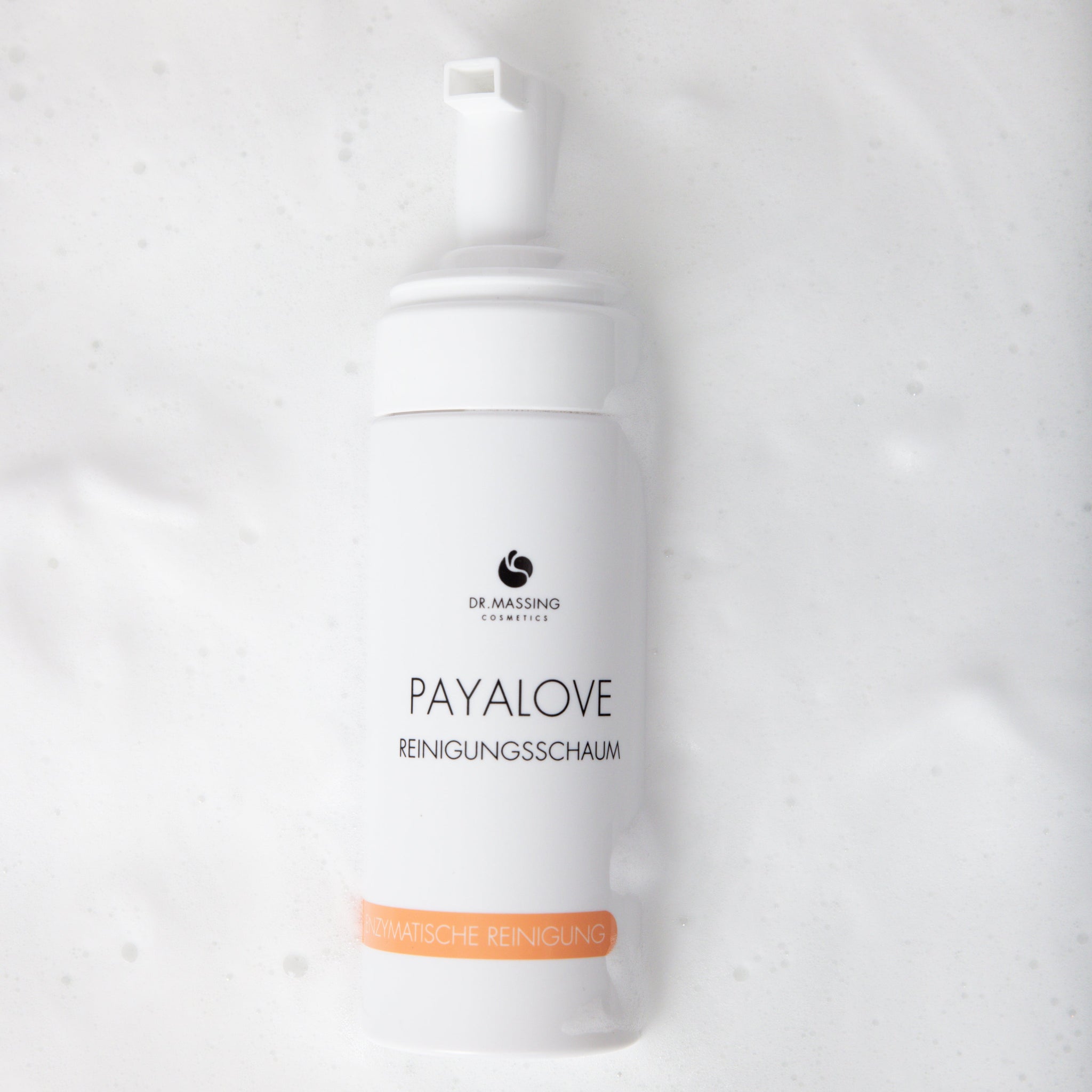 Payalove Reinigungsschaum auf Schaum im Hintergrund